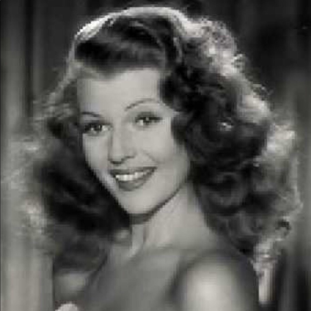 Meet your Posher Kristen (Thats not me..not close)